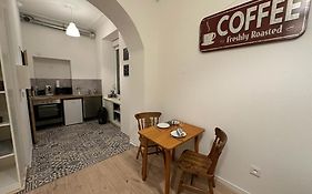 Le Petit Cafe - Centre Ville, Parking Gratuit